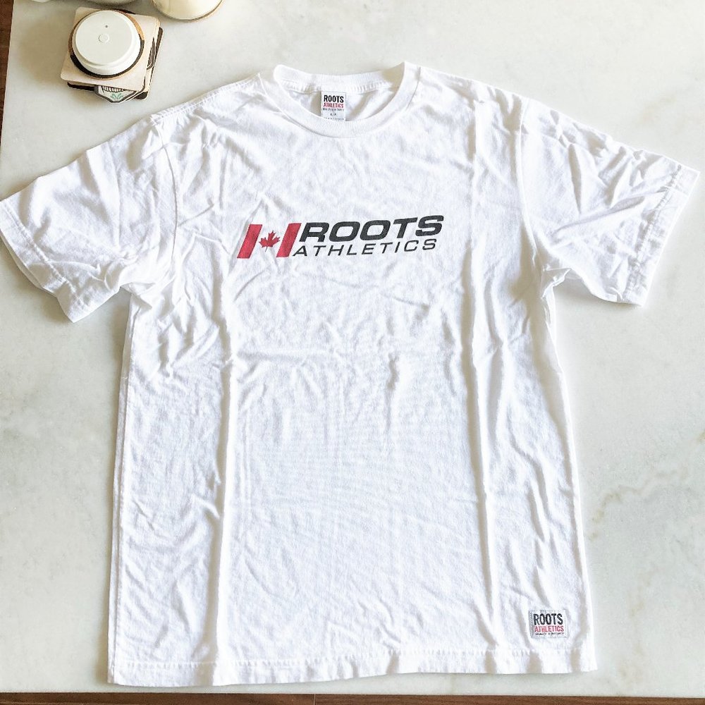 NWOT! New Vintage Y2K Roots crew neck plain white t-shirt, Roots & Canada flag